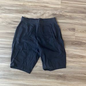 Size L Lululemon shorts